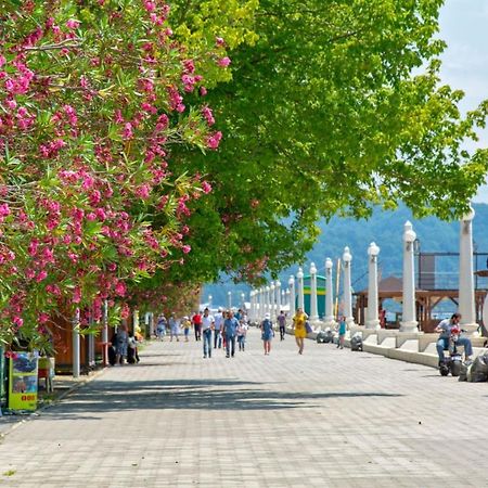 1 Квартира Люкс У Моря Szuhumi Kültér fotó